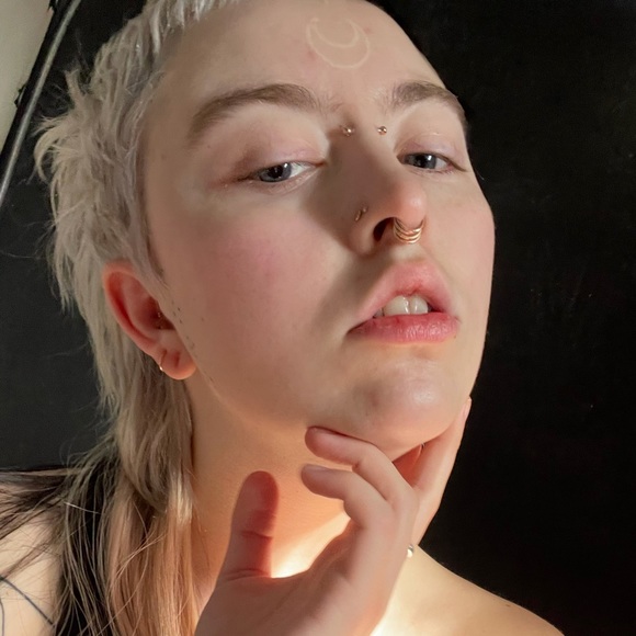 Meet your Posher, Juniper - Picture 2 of 3